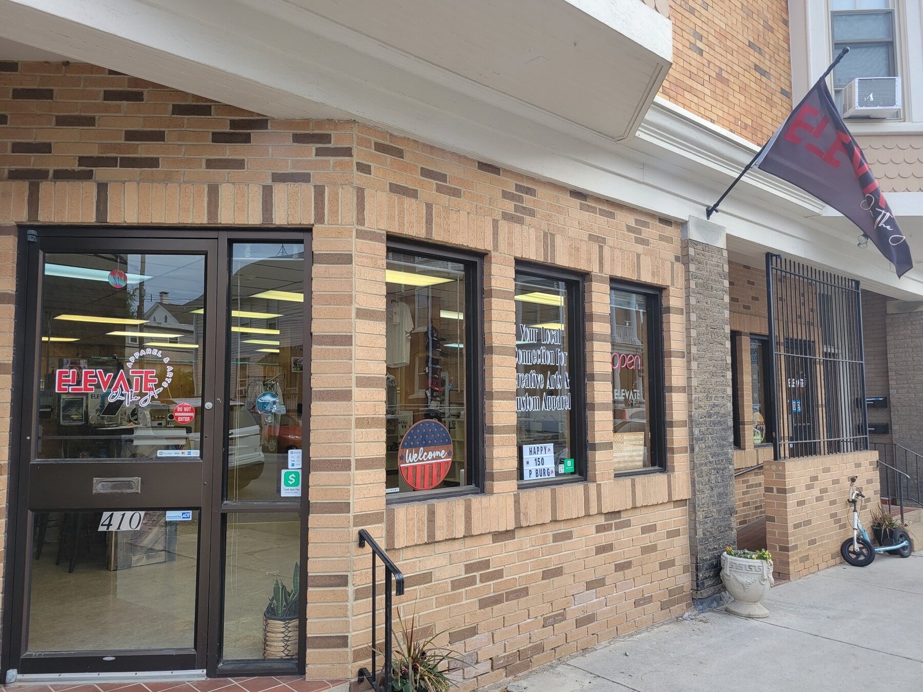 ELEVATE on the Ave storefront exterior